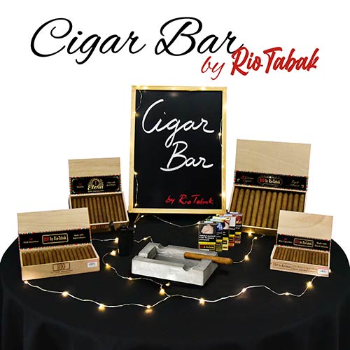 Set/aranjament Cigar Corner cu trabucuri, tigari de foi si accesorii pentru fumat RIO Cigar Bar